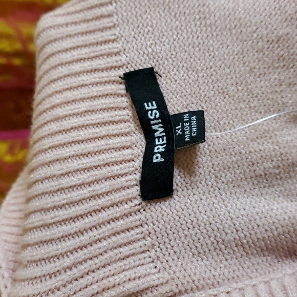 Light baby pink sweater - Picture 10 of 13